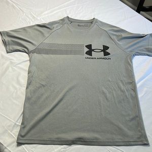 Like new mens UA shirt